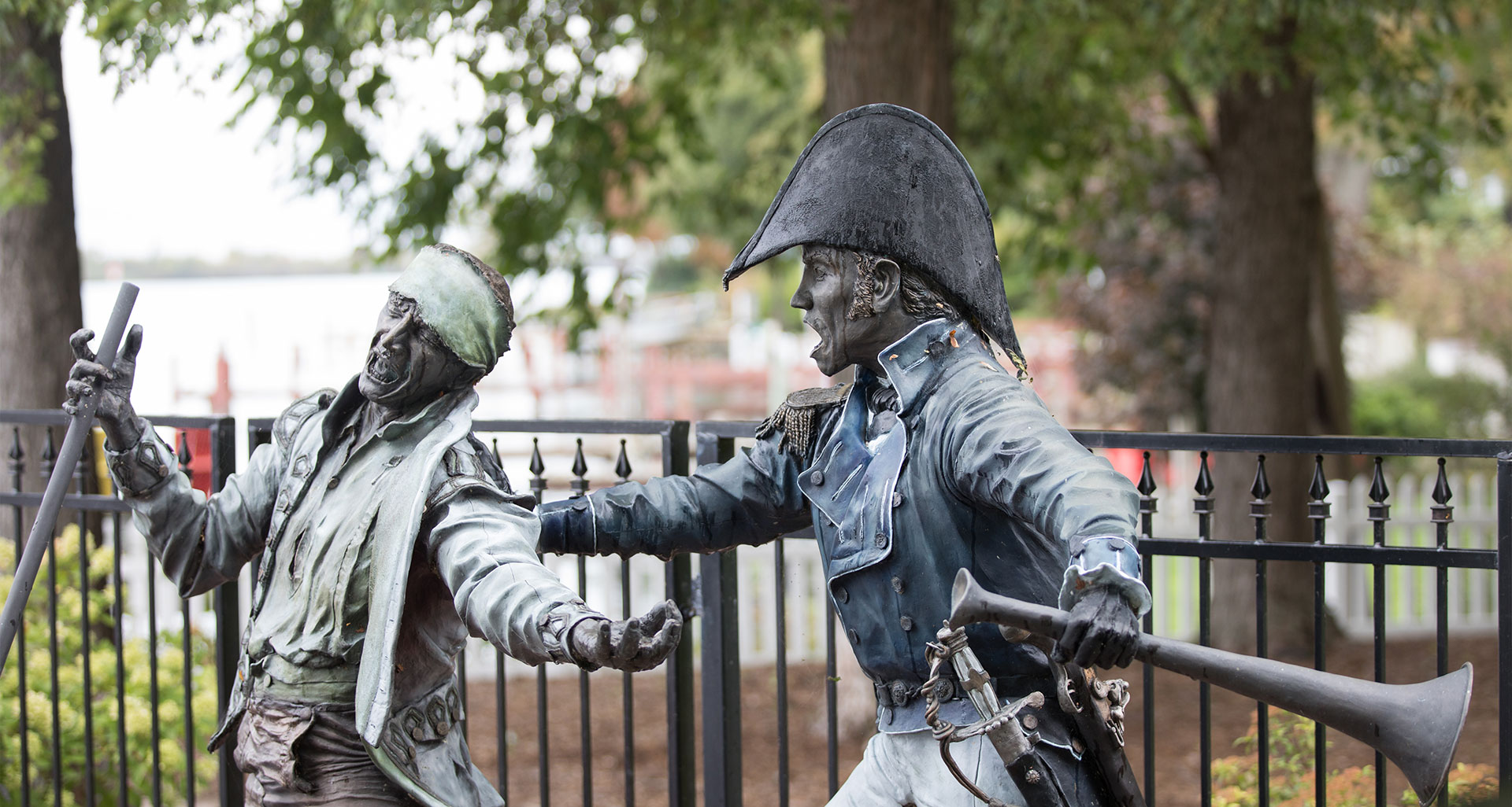 statue of solders in navy yard park