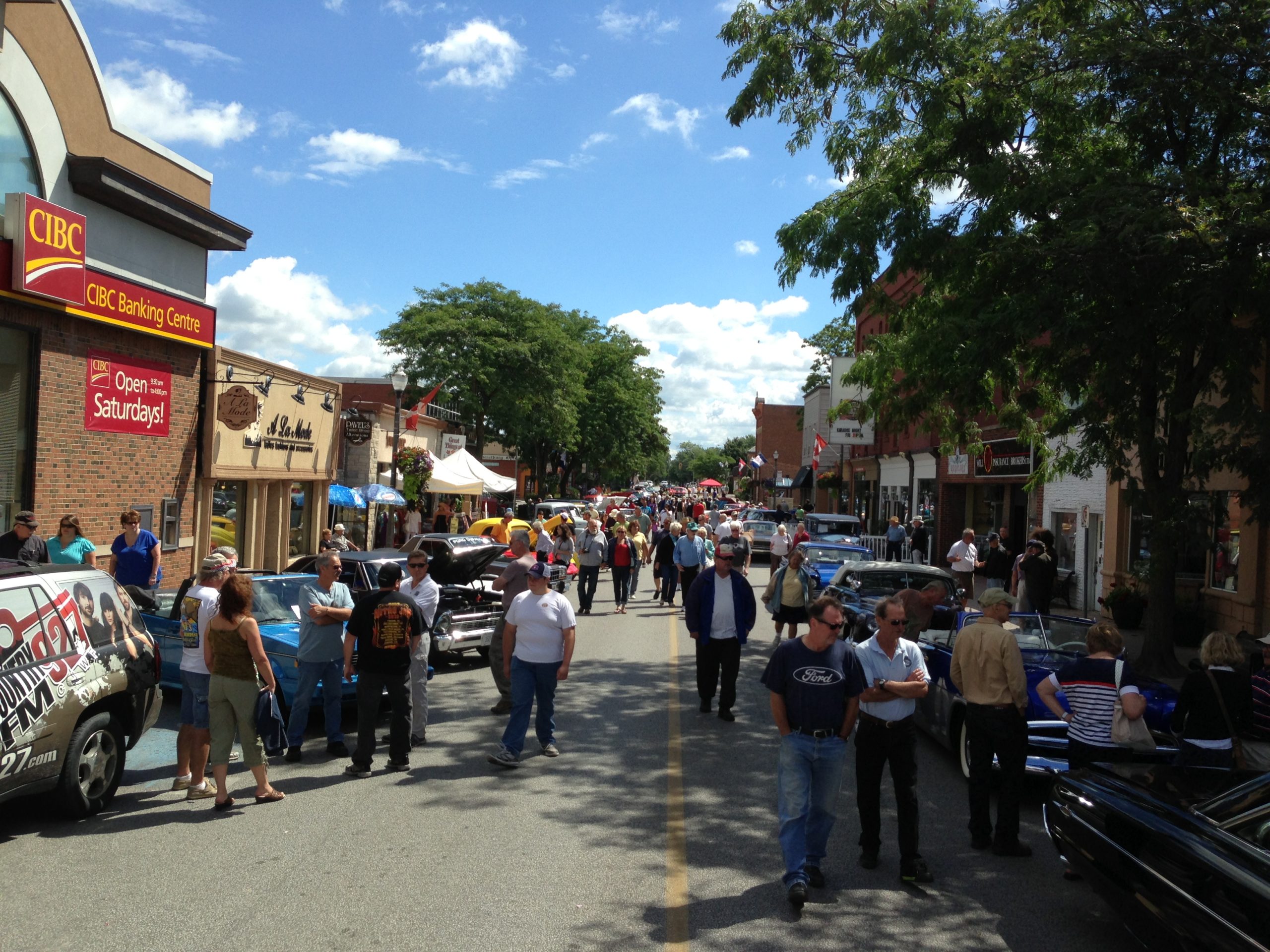 Crowded streets at Gone Car Crazy Fest