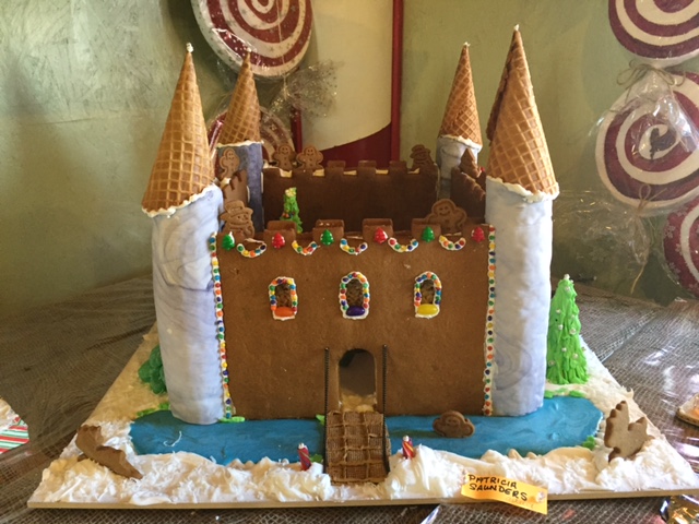 <p>Castle gingerbread house</p>