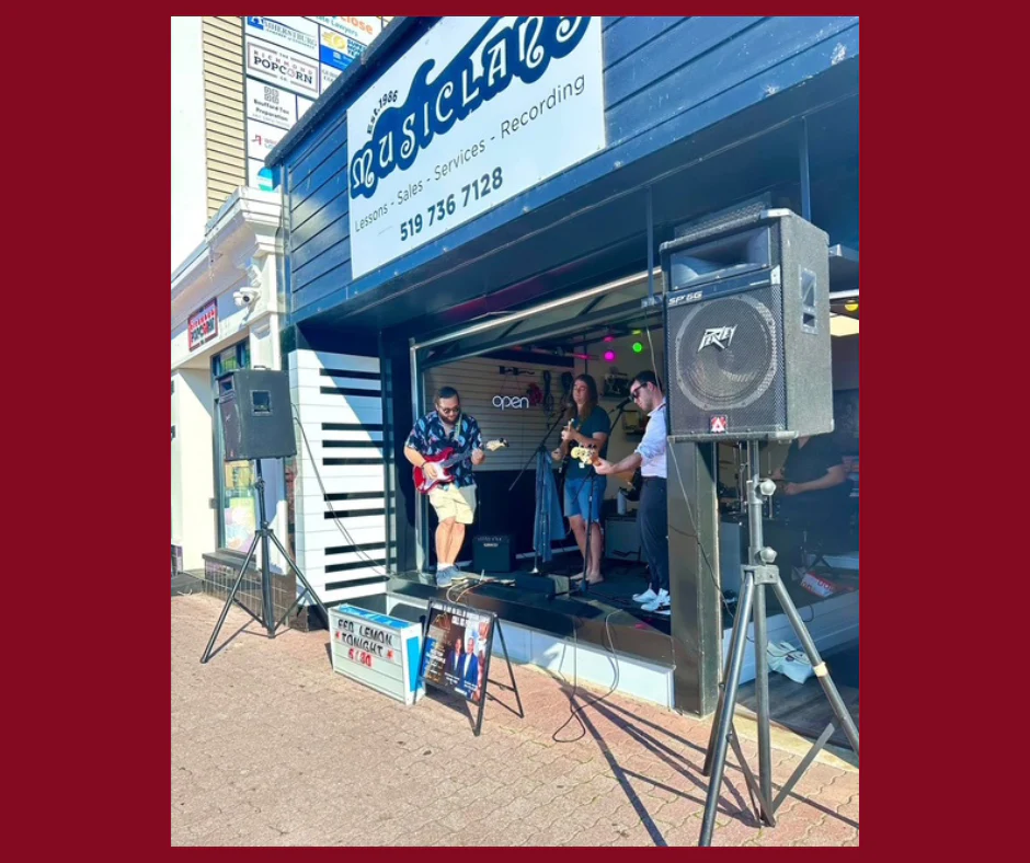 Open stage at Musicland featuring three musicians